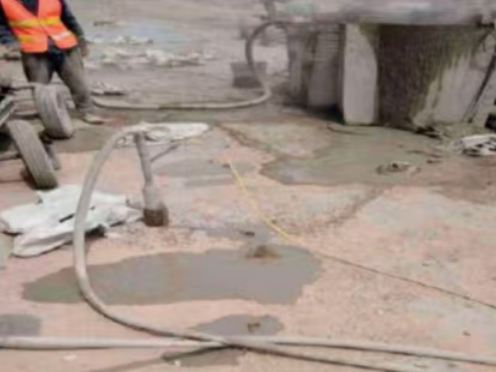 梁子湖水泥混凝土路面板底注浆技术 路面脱空注浆整治方案